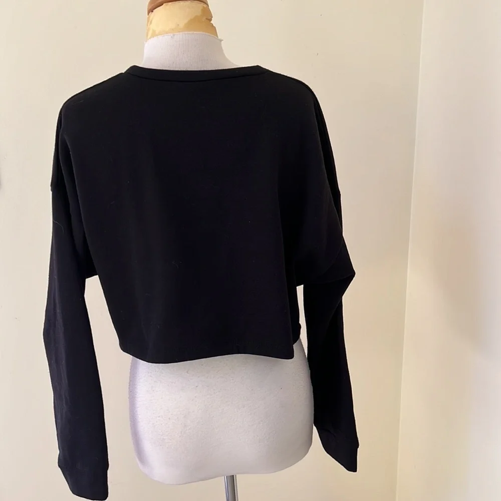 ZARA Size L black yarn fringe crop sweatshirt